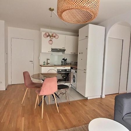 Ferienwohnung Le Toit Du Montvalerien Suresnes Exterior foto