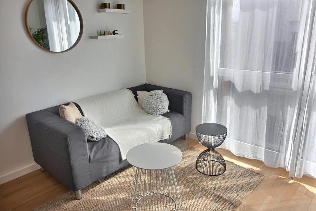 Ferienwohnung Le Toit Du Montvalerien Suresnes Exterior foto