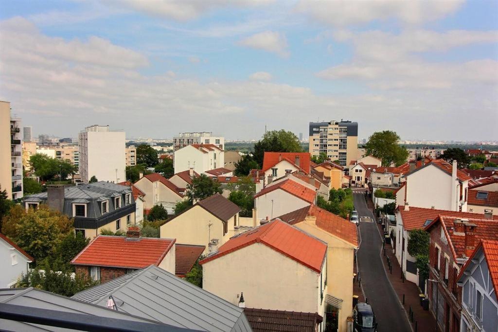 Ferienwohnung Le Toit Du Montvalerien Suresnes Exterior foto